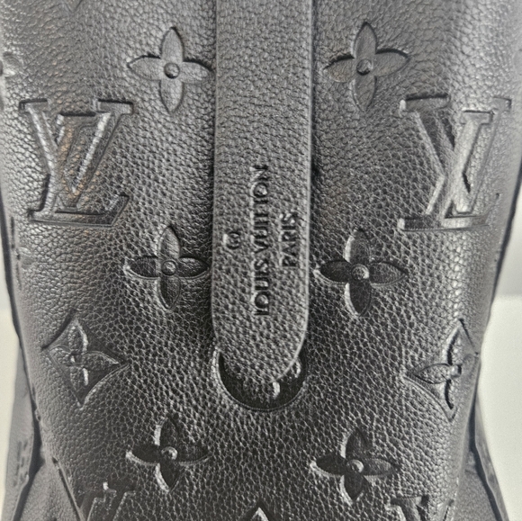 Designer Inspired Black Monogram Medium Tote 🖤 - Picture 4 of 10